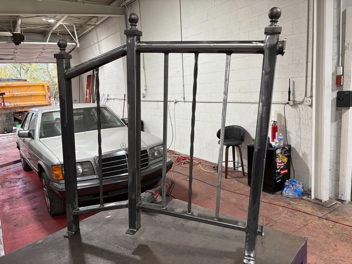 Custom steel handrail fabrication Pontiac MI